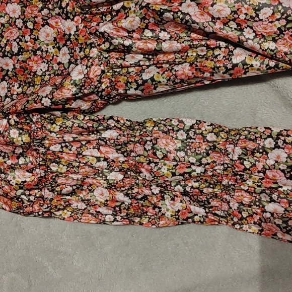 3/$50 Solitaire spring floral raincoat small - Picture 4 of 4